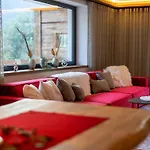 Hide-away Hahnenkamm 1 Apartment *
